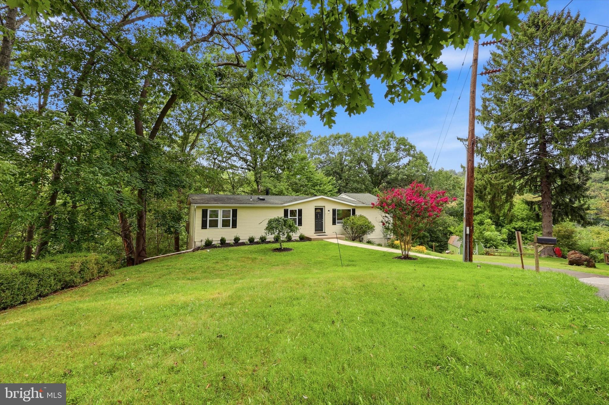 6 Red Hill Road Aston, PA 19014 - Photo 2 of 28 Gallery Image 2