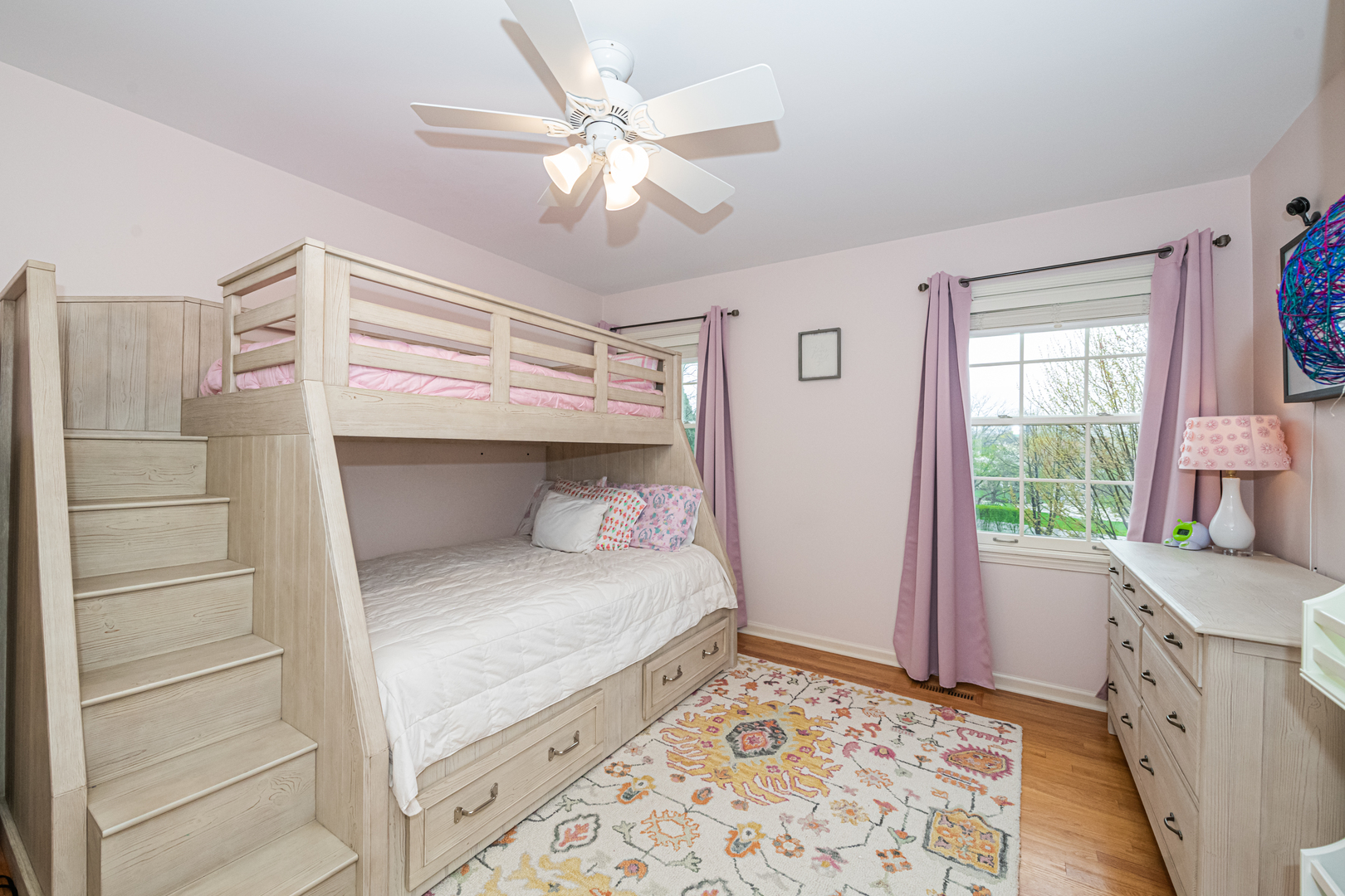 117 Whitney Drive Barrington, IL 60010 - Photo 26 of 37 a bedroom with a large bed and a window