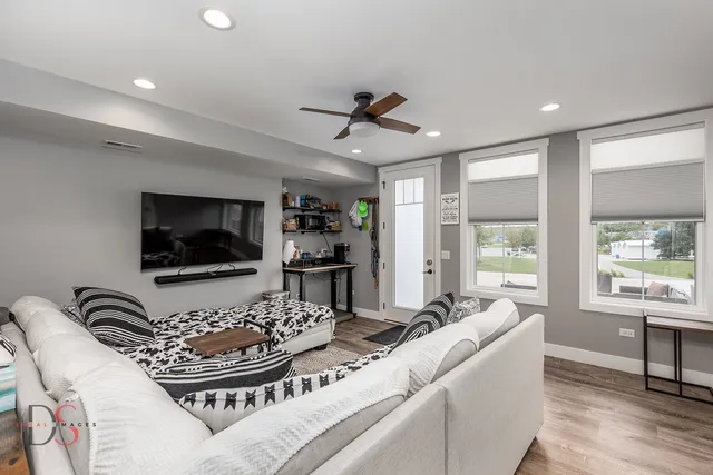 $449,000 | 100 Great Loop E Drive, Unit 40, Ottawa, IL 61350