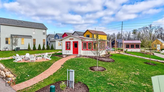 $469,000 | 100 Great Loop E Drive, Unit 40, Ottawa, IL 61350