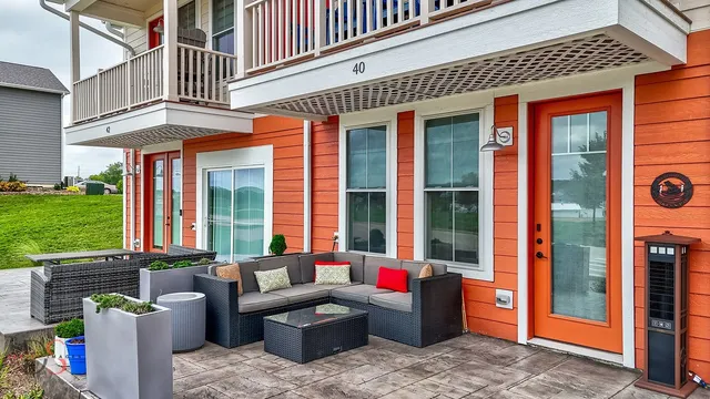 $469,000 | 100 Great Loop E Drive, Unit 40, Ottawa, IL 61350