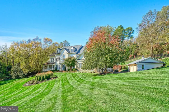a view of a house with a big yard