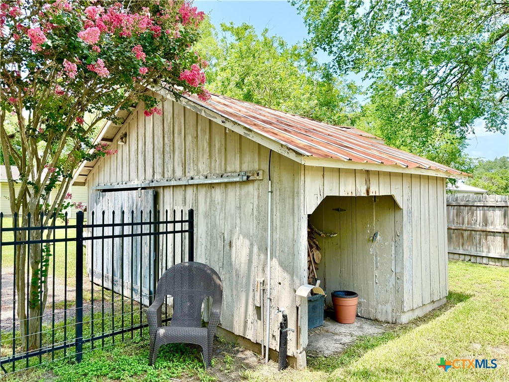 602 North Ridge Street Hallettsville, TX 77964 - Photo 46 of 47