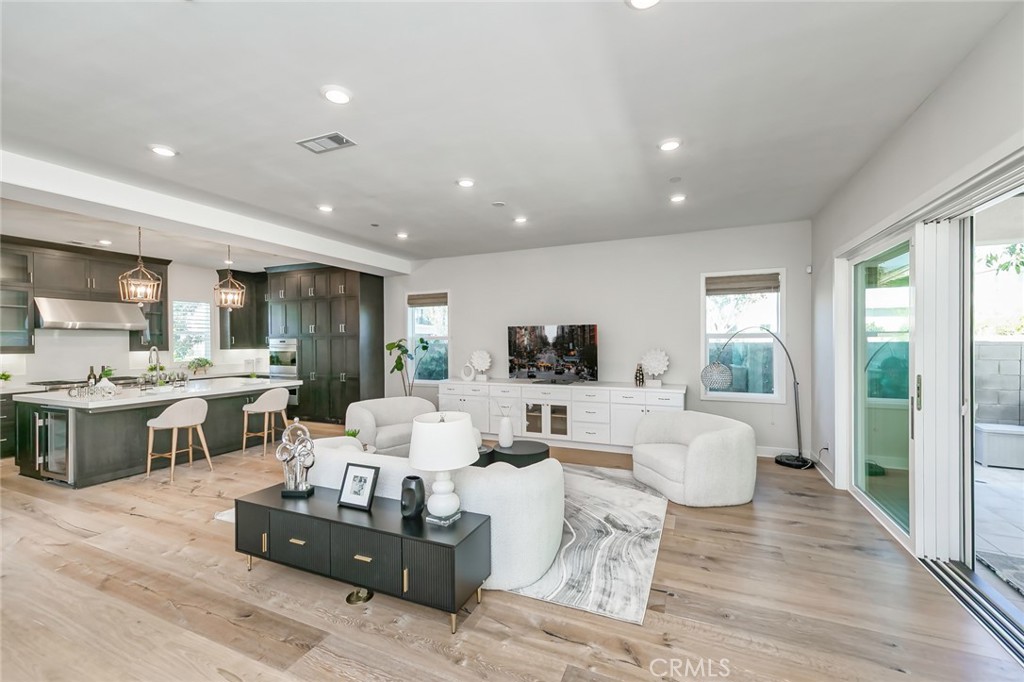 66 Bolide Irvine, CA 92618 - Photo 6 of 59