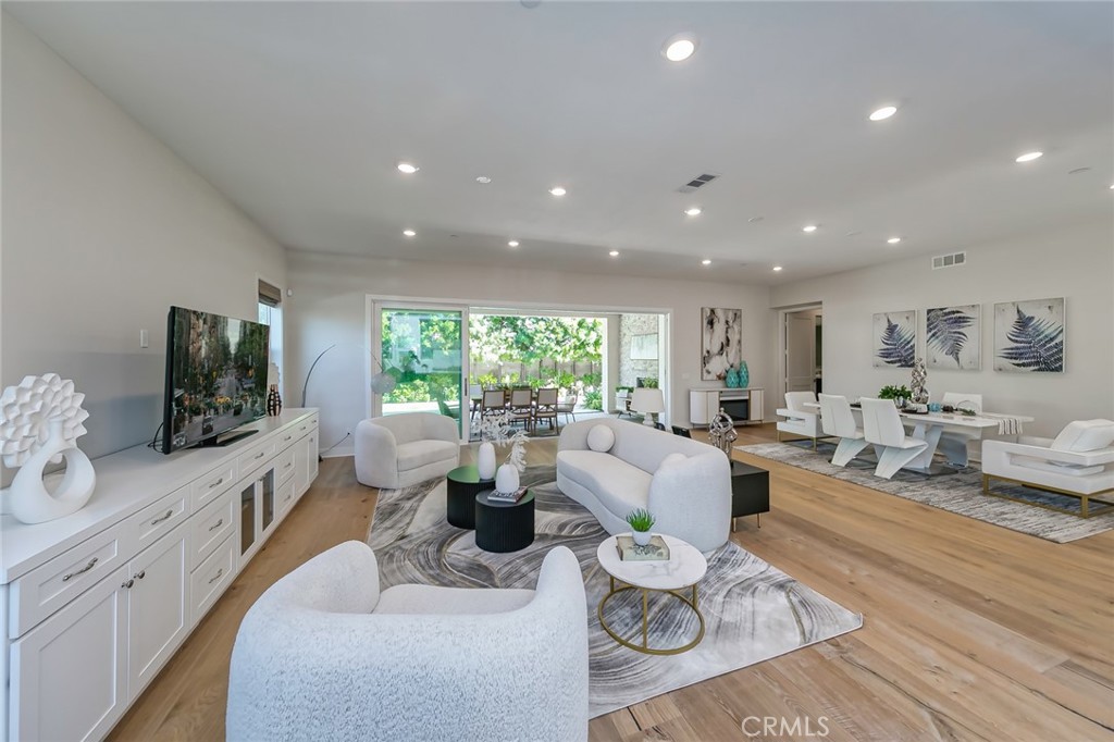 66 Bolide Irvine, CA 92618 - Photo 7 of 59