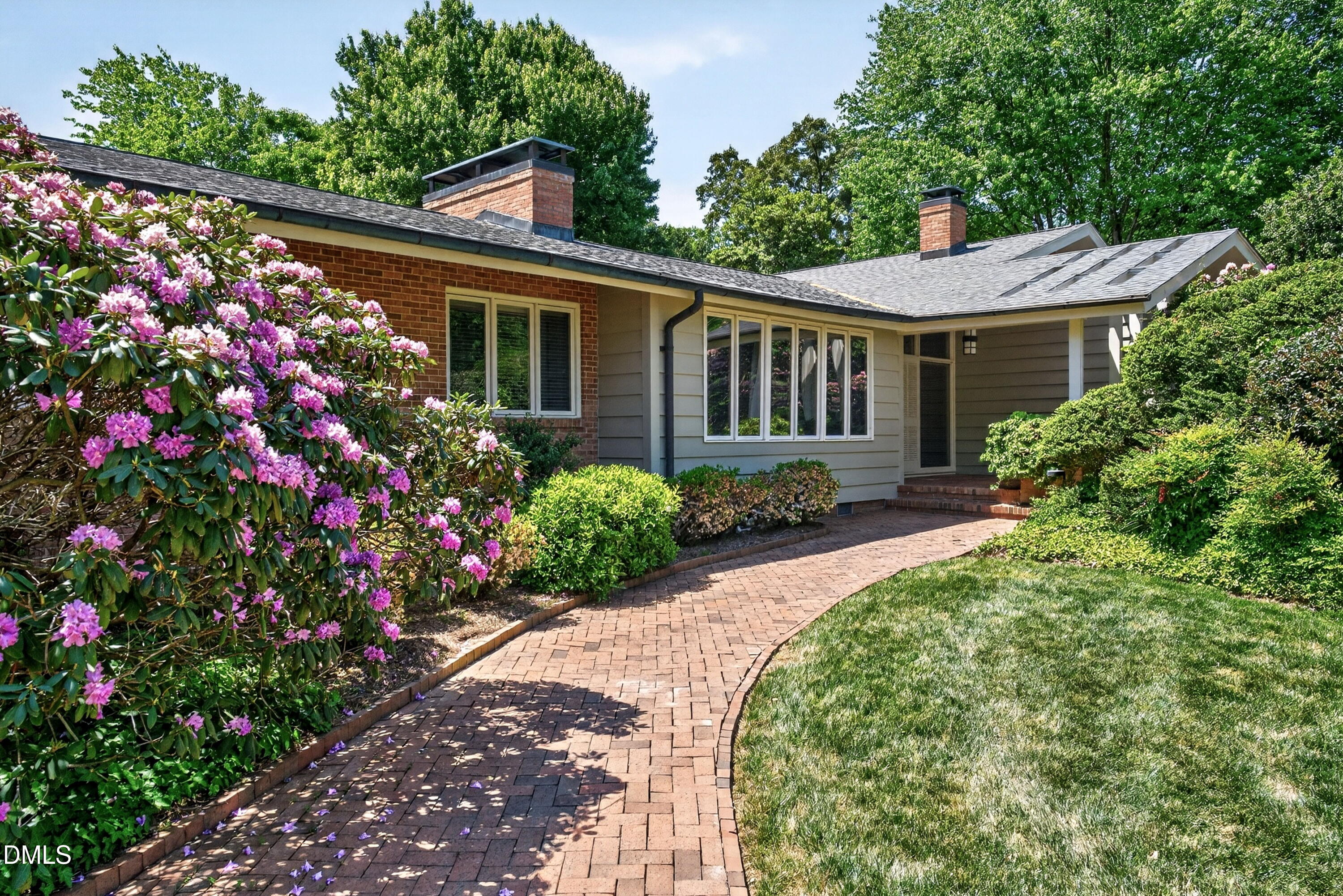 901 Westwood Drive Raleigh, NC 27607 - Photo 3 of 45 virtual-tour-156782-photo-17769783945254