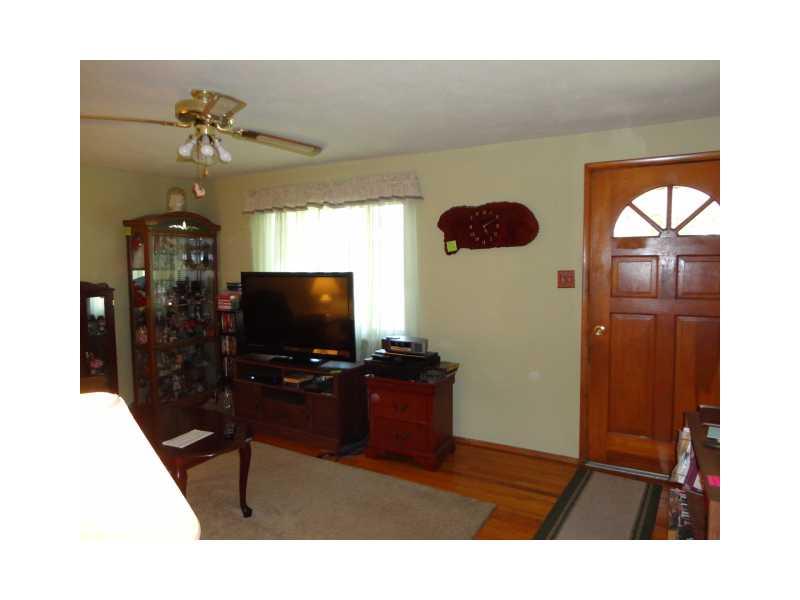 105 William Circle McKees Rocks, PA 15136 - Photo 6 of 12 Living Room.