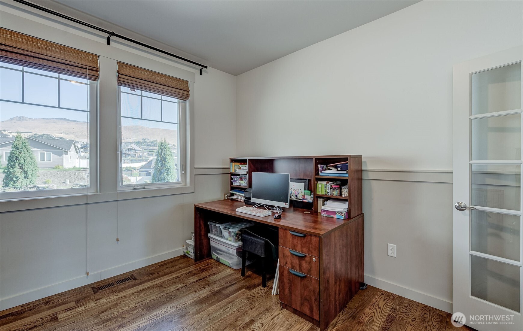 826 Autumn Crest Drive Wenatchee, WA 98801 - Photo 16 of 38 a workspace with furniture and window