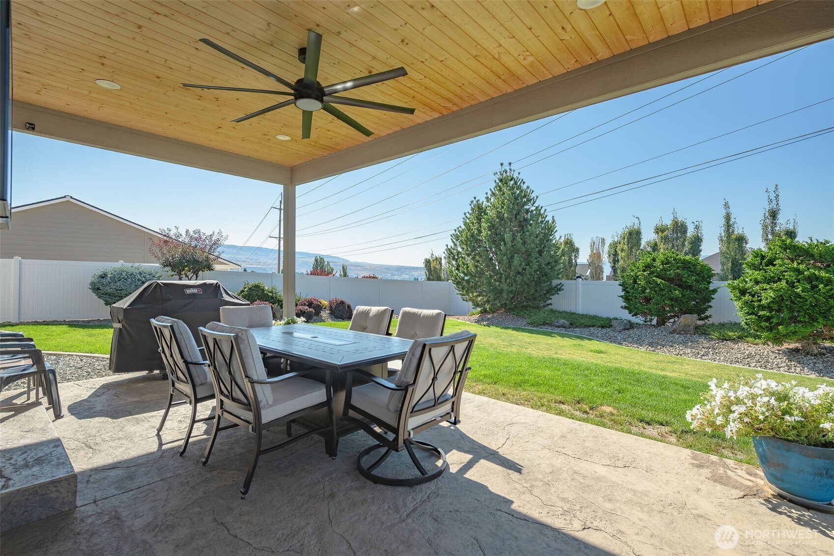 826 Autumn Crest Drive Wenatchee, WA 98801 - Photo 38 of 38 a view of an outdoor sitting area with furniture and garden
