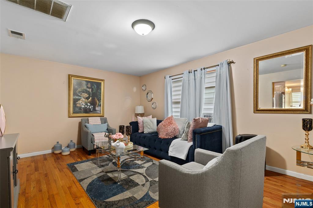 164-166 East 17th St