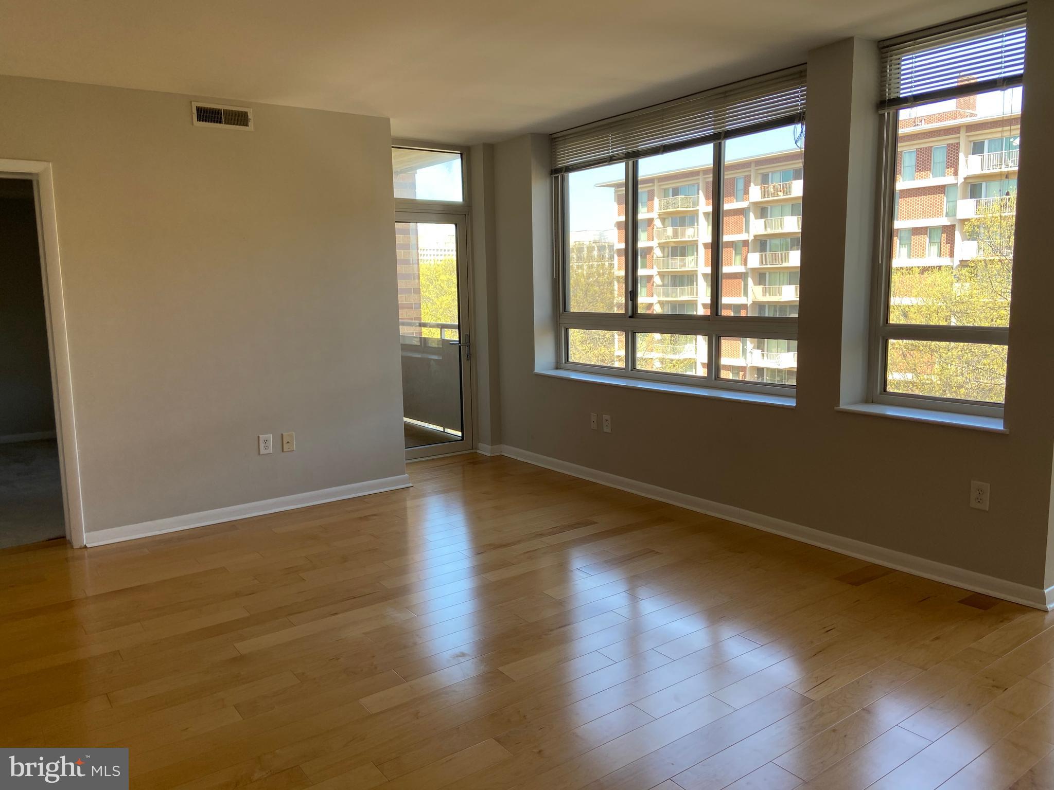 350 G Street Southwest, Unit N604 Washington, DC 20024 - Photo 7 of 17 Living Room
