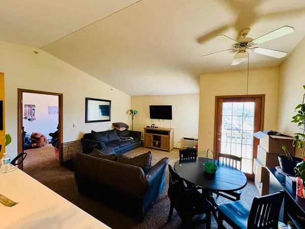 $1,500 | 531 Leah Lane, Unit 3C, Woodstock, IL 60098