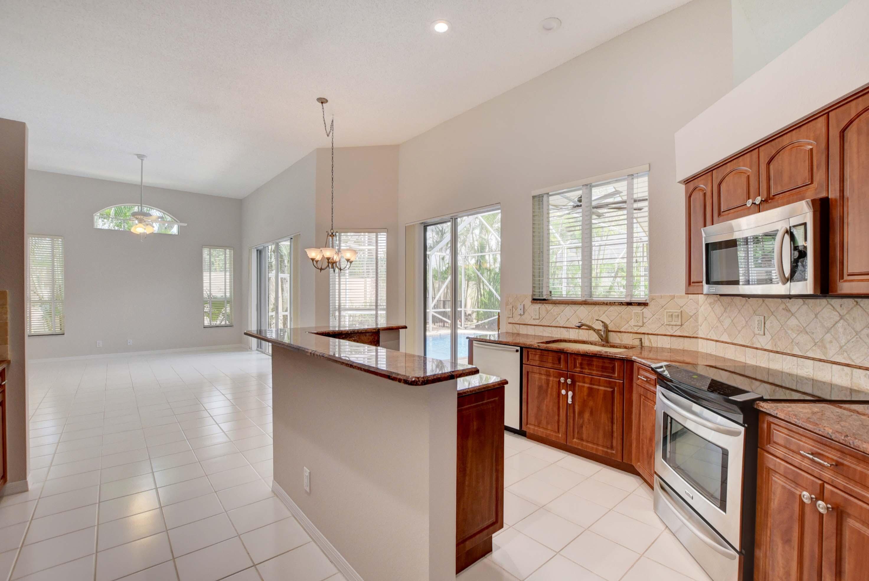10075 Umberland Place Boca Raton, FL 33428 - Photo 12 of 45 SS Appliances