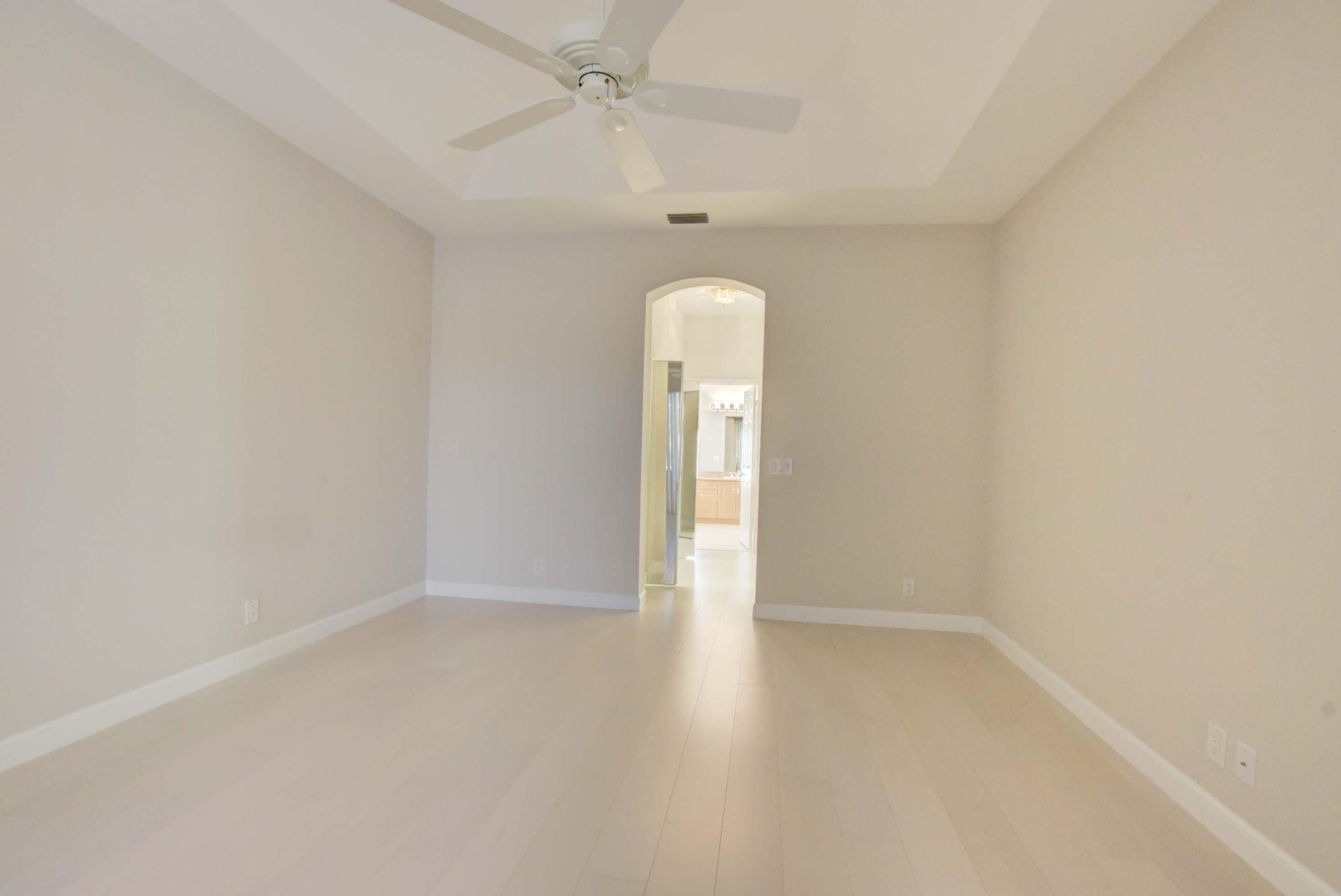 10075 Umberland Place Boca Raton, FL 33428 - Photo 19 of 45 Tray Ceiling