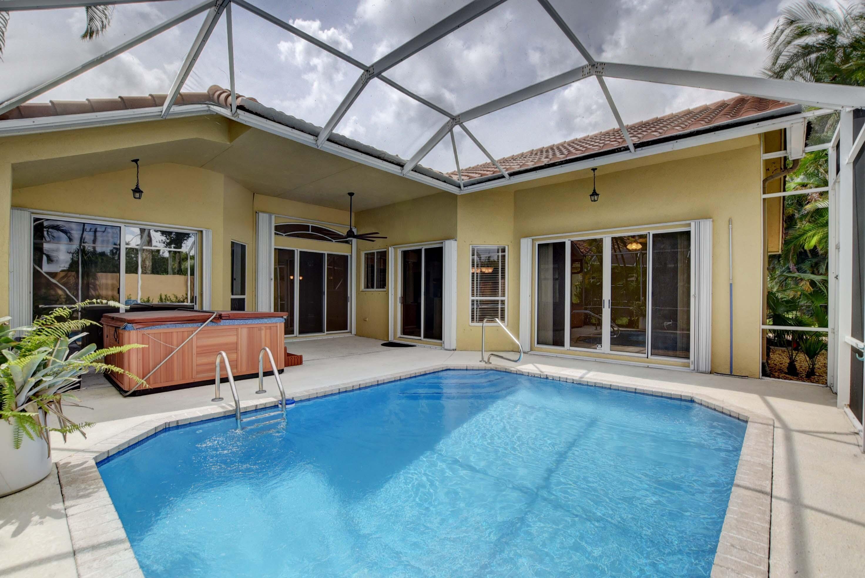 10075 Umberland Place Boca Raton, FL 33428 - Photo 31 of 45 Large Pool