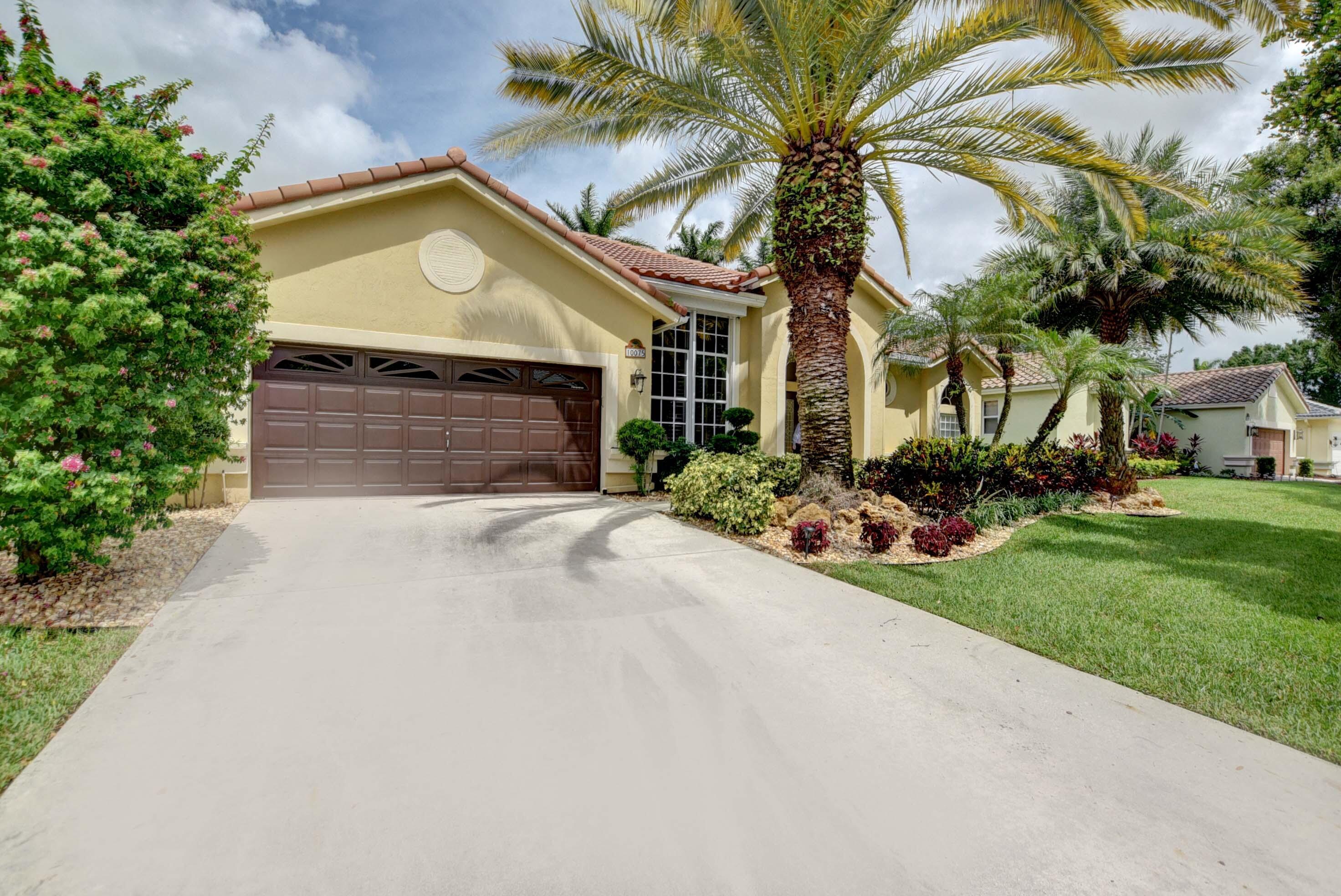 10075 Umberland Place Boca Raton, FL 33428 - Photo 44 of 45 Big Driveway