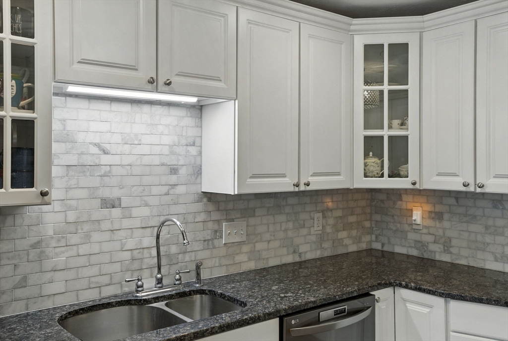 27 Solomon Pond Road, Unit A Northborough, MA 01532 - Photo 12 of 36