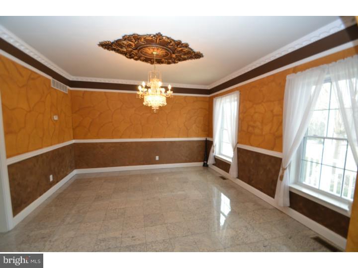 445 Bethel Church Road Spring City, PA 19475 - Photo 6 of 22 Living Room