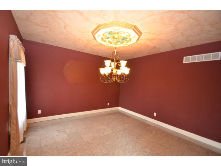 445 Bethel Church Road Spring City, PA 19475 - Photo 7 of 22 Dining Room