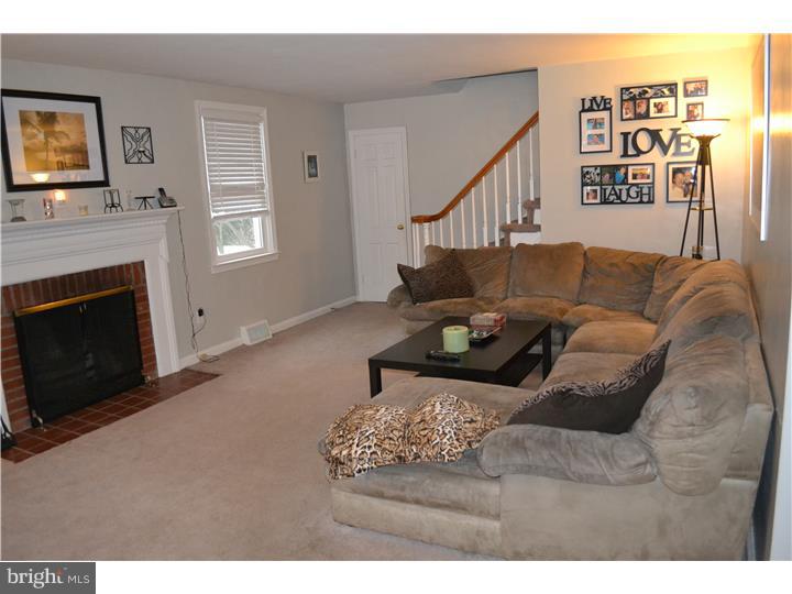 417 Thatcher Road Springfield, PA 19064 - Photo 2 of 20 Living Room