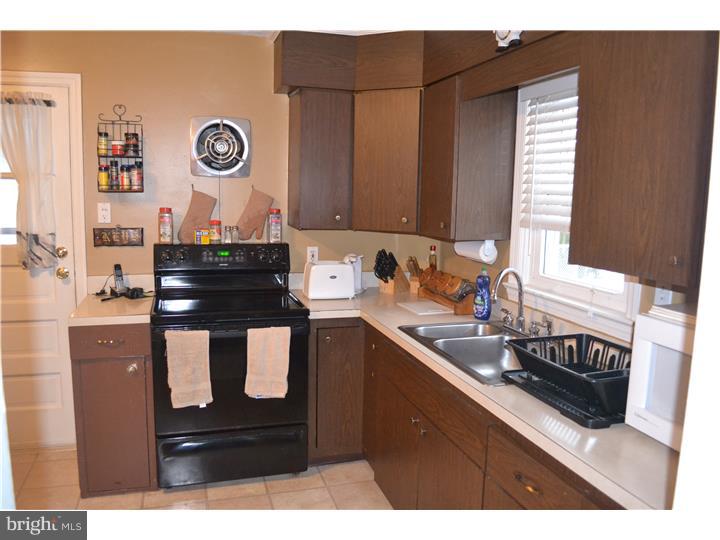 417 Thatcher Road Springfield, PA 19064 - Photo 5 of 20 Kitchen