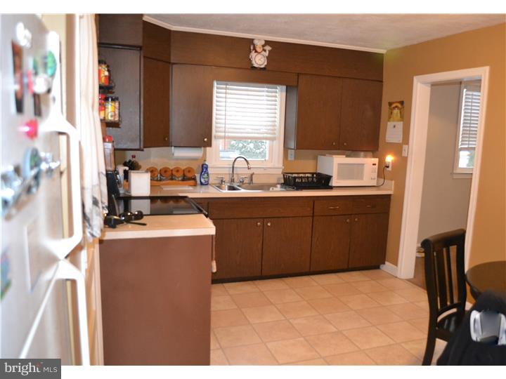 417 Thatcher Road Springfield, PA 19064 - Photo 6 of 20 Kitchen