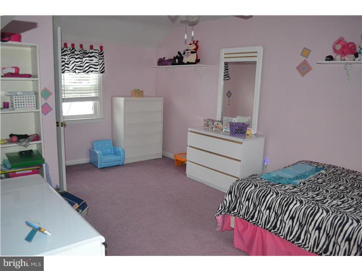 417 Thatcher Road Springfield, PA 19064 - Photo 9 of 20 Bedroom 3