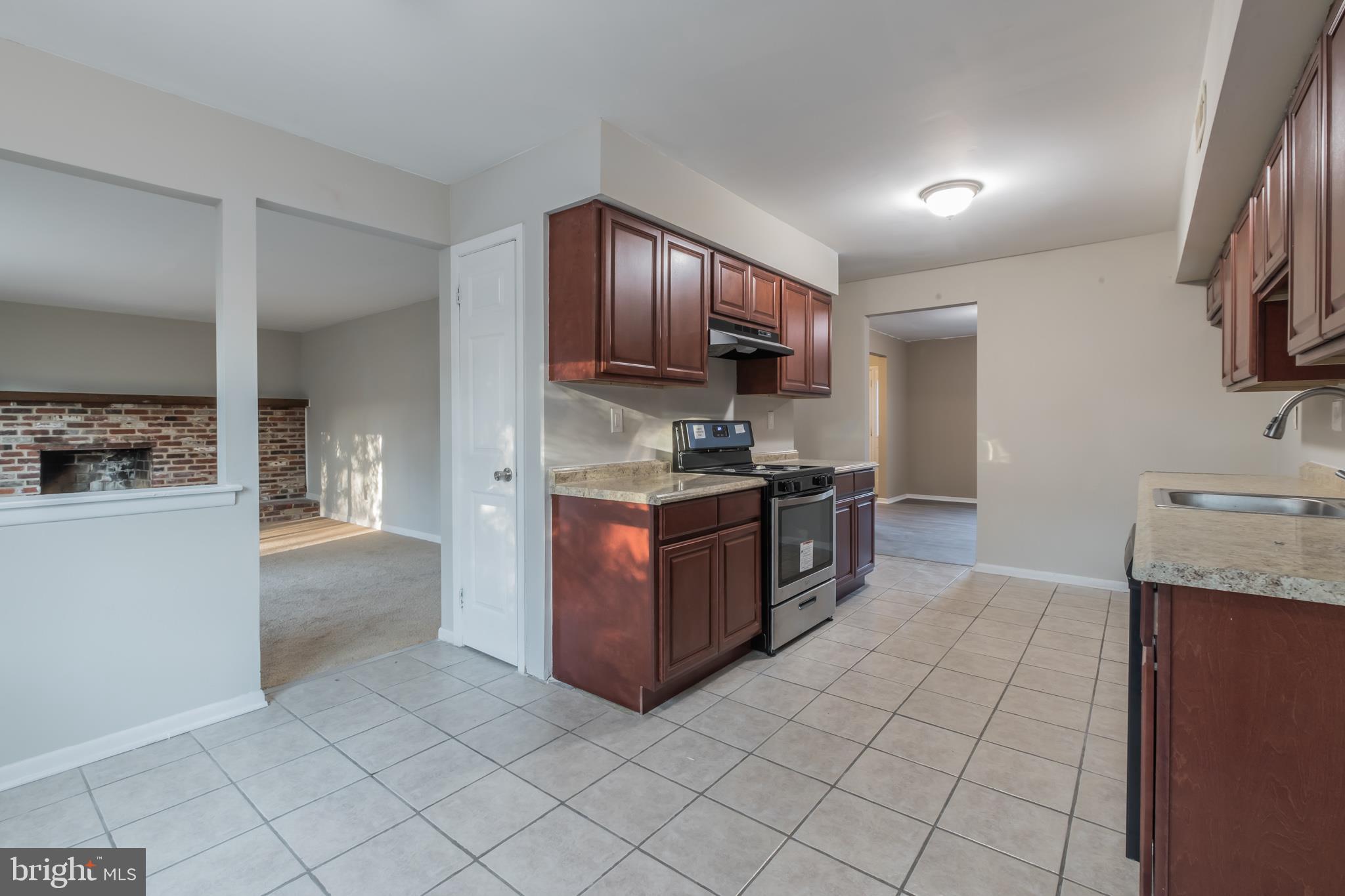 325 Balsam Road Williamstown, NJ 08094 - Photo 2 of 30 Gallery Image 2