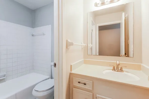 $1,835 | 200 Montrose Circle, Conroe, TX 77301