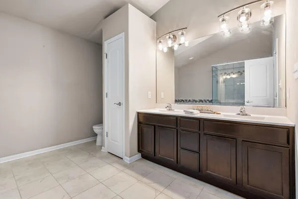 $529,900 | 1089 Lakeview Drive, Hobart, IN 46342