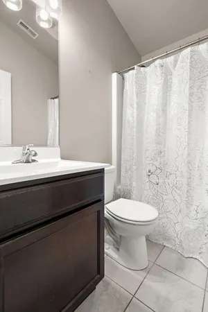 $529,900 | 1089 Lakeview Drive, Hobart, IN 46342