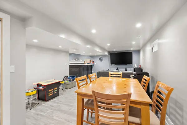 $529,900 | 1089 Lakeview Drive, Hobart, IN 46342