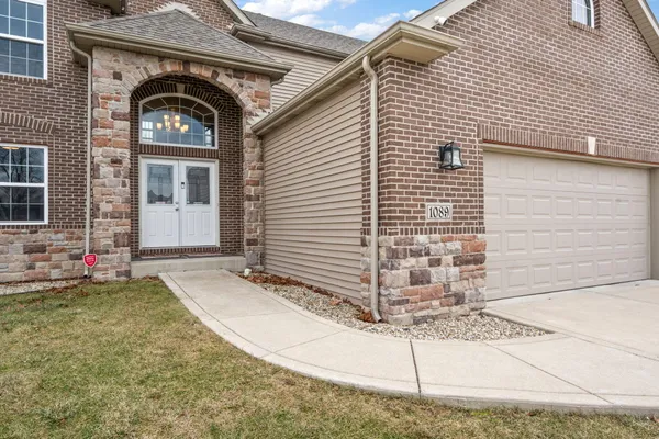 $529,900 | 1089 Lakeview Drive, Hobart, IN 46342