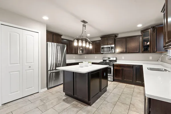 $529,900 | 1089 Lakeview Drive, Hobart, IN 46342