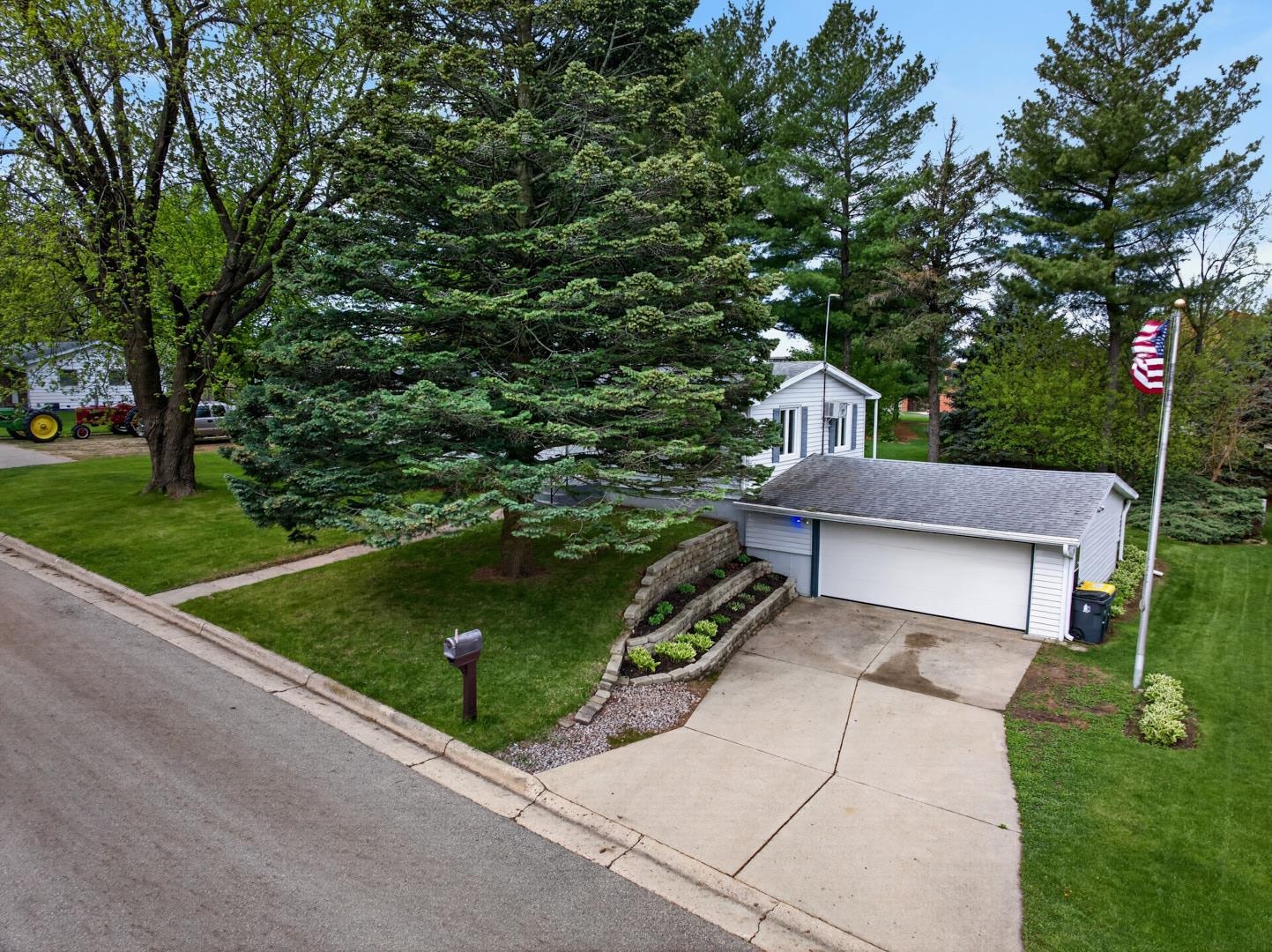 215 25th Avenue Monroe, WI 53566 - Photo 2 of 48