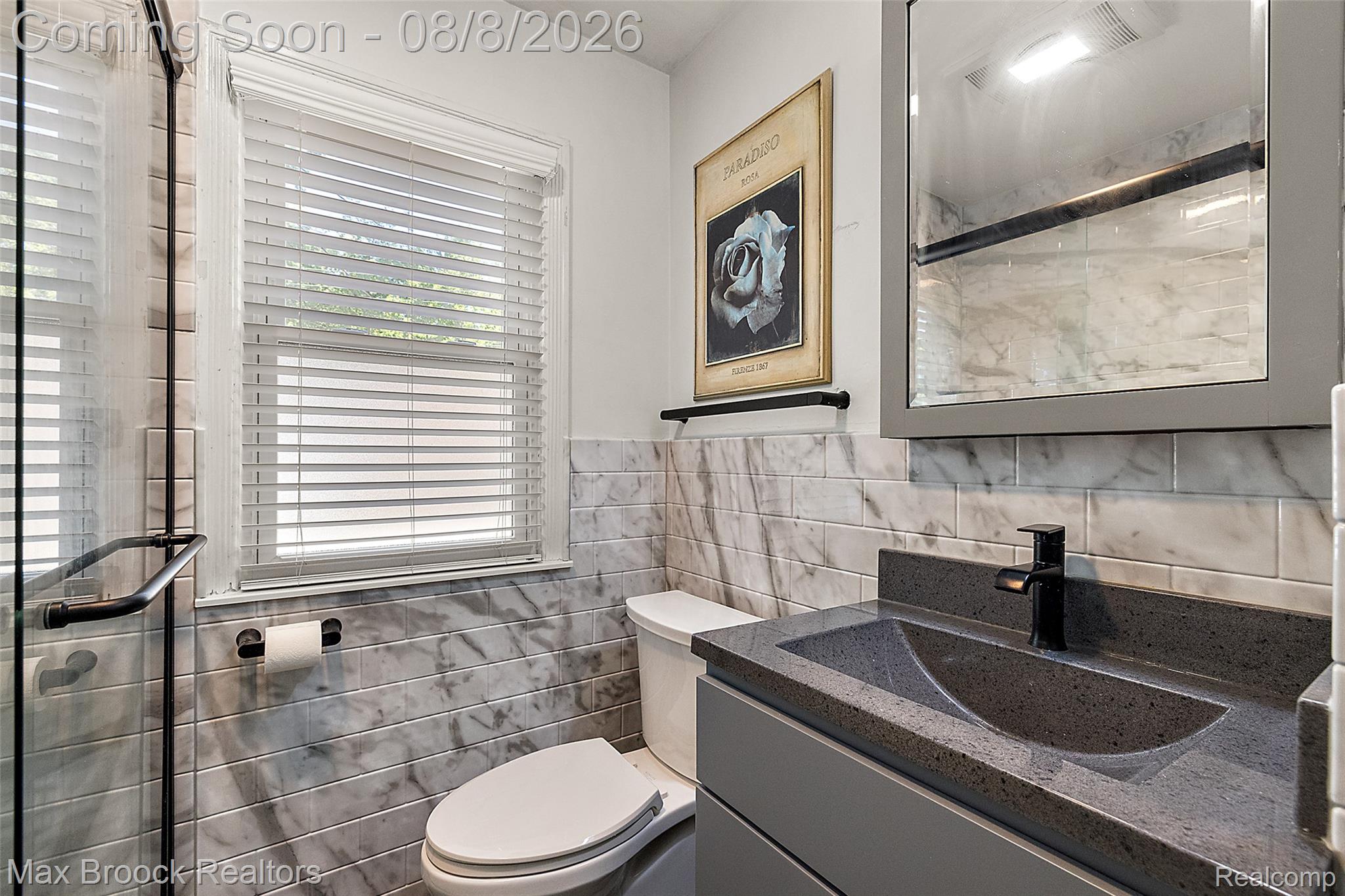 3695 Wakefield Road Berkley, MI 48072 - Photo 19 of 56 1st Floor Full Bathroom Alternate View