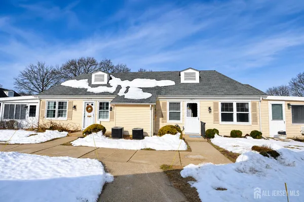 $249,000 | 148 Old Nassau Road, Unit C, Monroe Township, NJ 08831