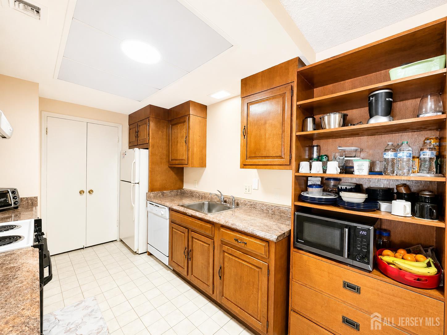 148 Old Nassau Road, Unit C Monroe Township, NJ 08831 - Photo 11 of 22