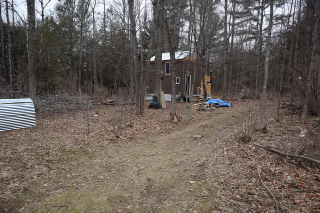 $59,900 | 11 Main Street, Clinton, ME 04927