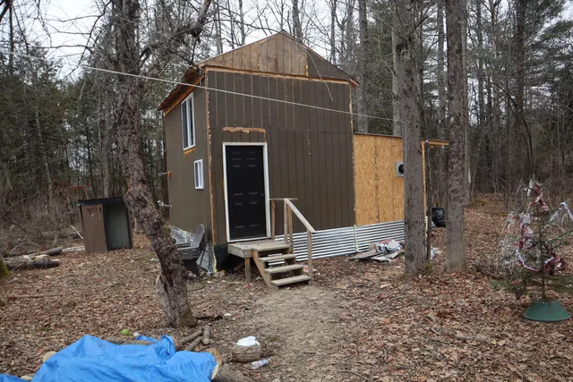 $59,900 | 11 Main Street, Clinton, ME 04927