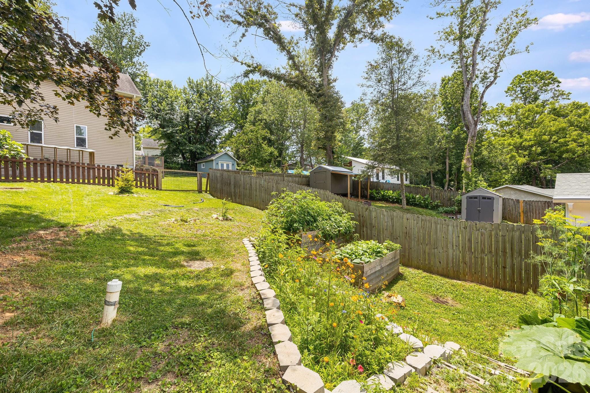 81 Bellevue Road Asheville, NC 28803 - Photo 33 of 35