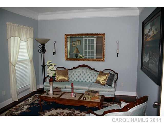 1032 Ridgehaven Road Waxhaw, NC 28173 - Photo 2 of 16 a living room with furniture
