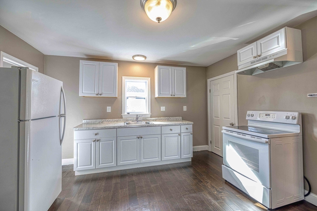 12 Beacon Street Taunton, MA 02780 - Photo 9 of 24