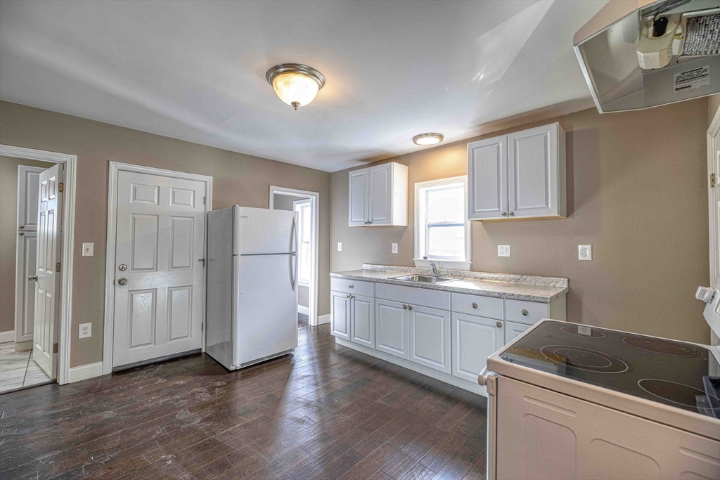 12 Beacon Street Taunton, MA 02780 - Photo 10 of 24