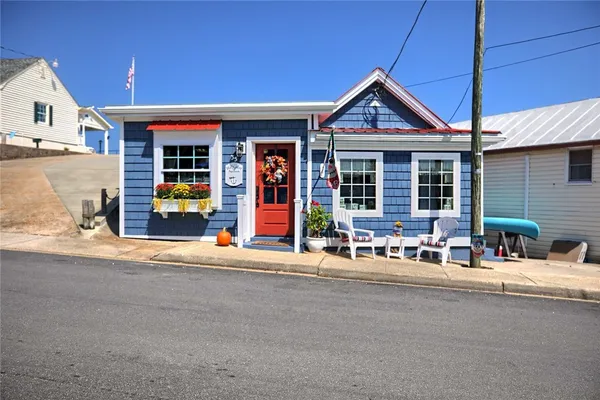 $349,000 | 35 Watling Street, Urbanna, VA 23175
