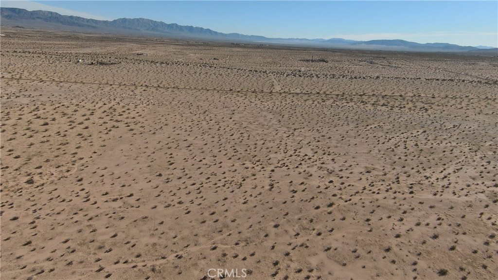 5422 Pinto Mountain Road Twentynine Palms, CA 92277 - Photo 8 of 8 a bathroom with a shower