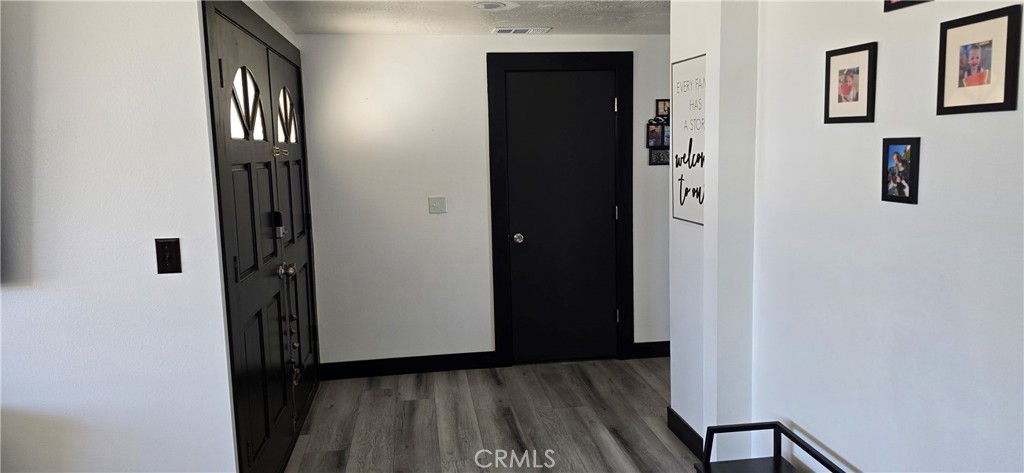14010 Jicarilla Road Apple Valley, CA 92307 - Photo 7 of 17 Entry
