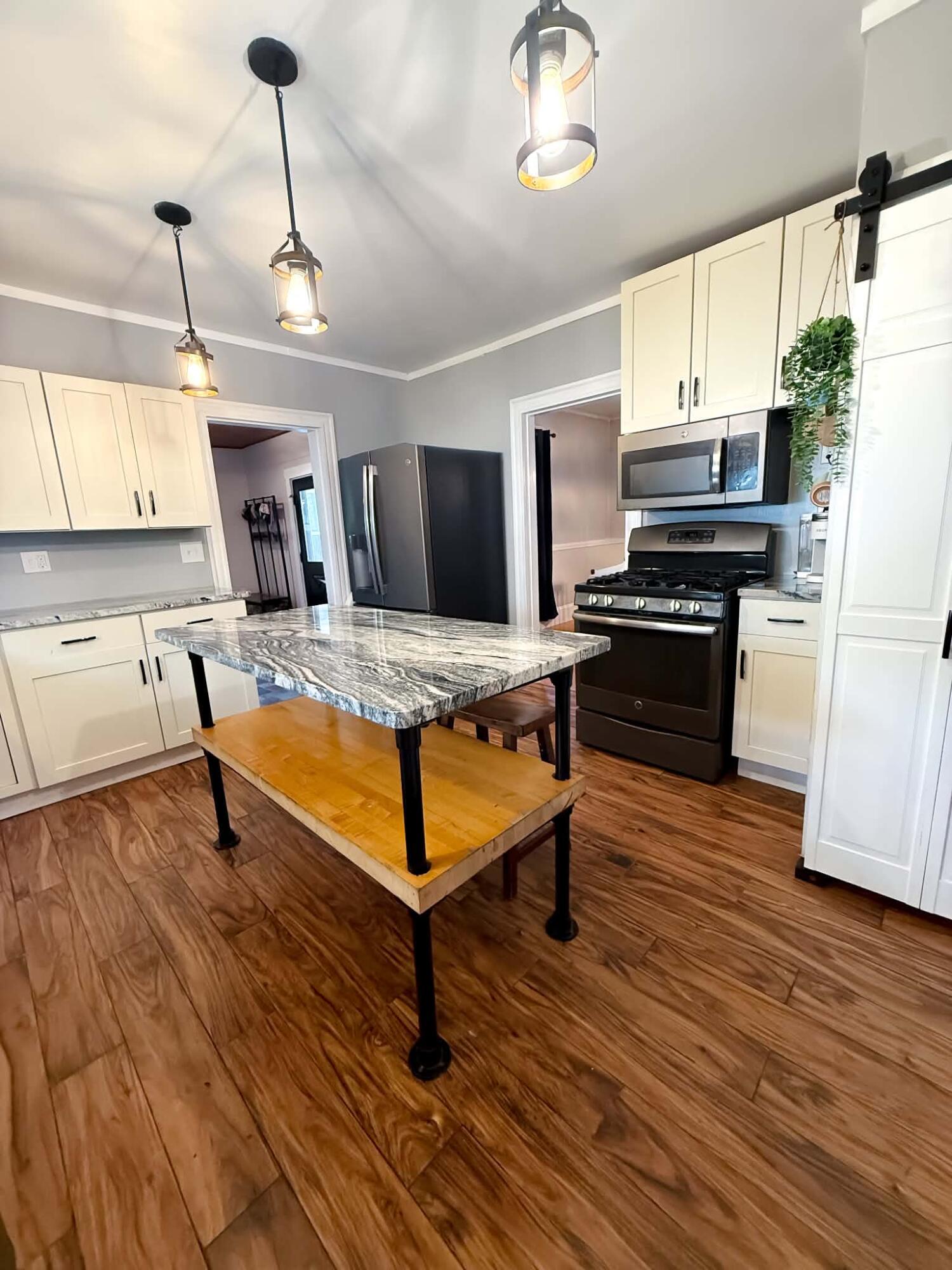 179 Grove Street Bangor, ME 04401 - Photo 14 of 48 Kitchen