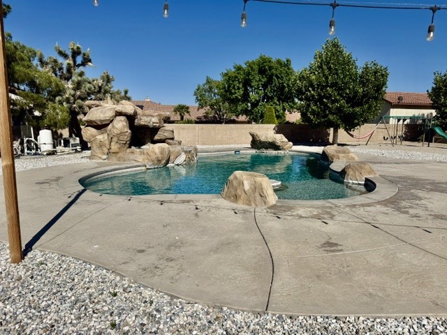 13375 Rincon Road Apple Valley, CA 92308 - Photo 63 of 72 Pool area