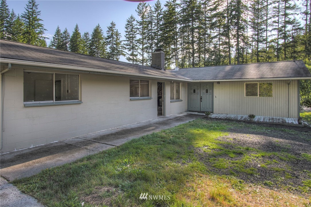 8377 Glenwood Road Southwest Port Orchard, WA 98367 - Photo 2 of 32